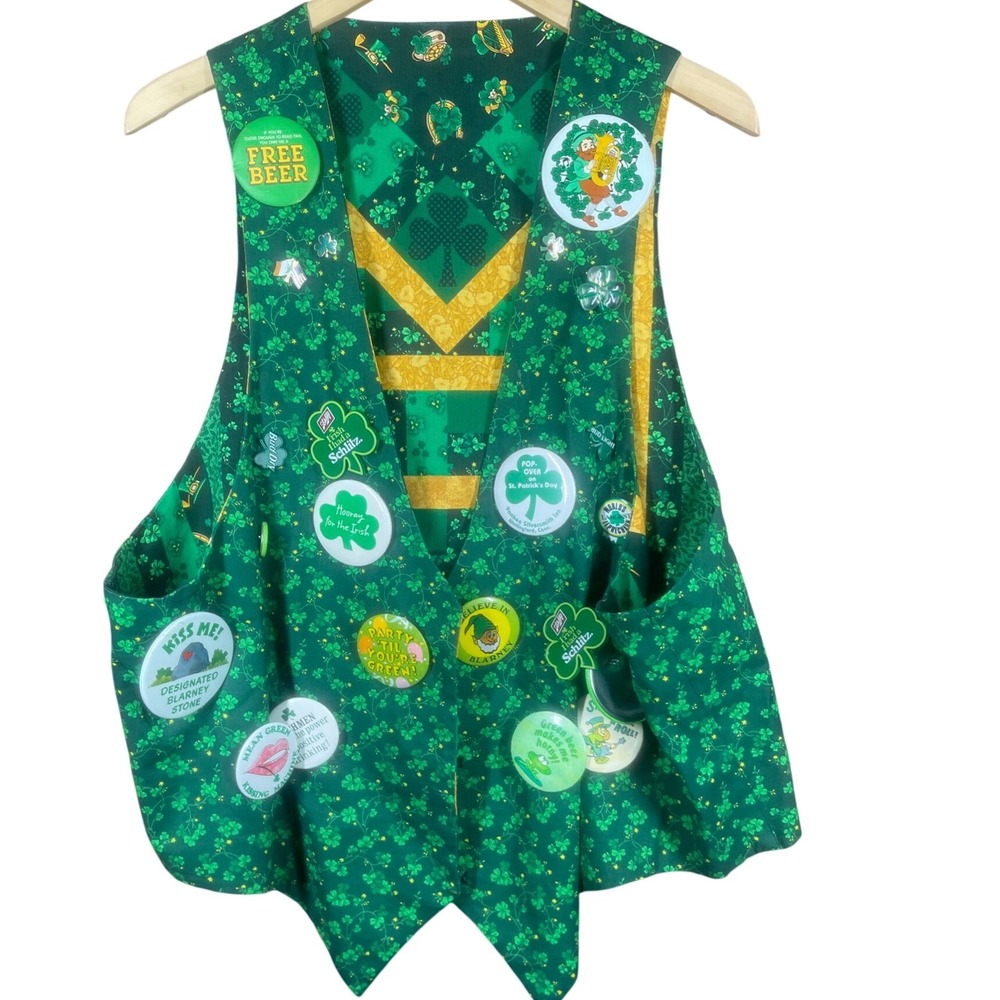 Vintage IRISH Pinbacks ST. PATRICK'S DAY Kiss Me I'm Irish Ireland And Vest